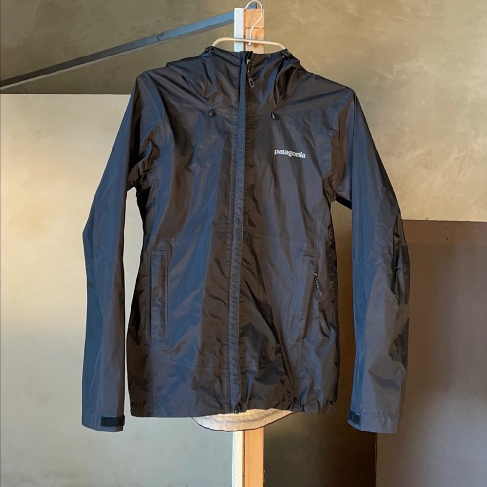 Patagonia Women’s S Torrentshell rain jacket
